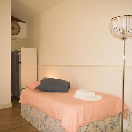 Appartement Entre Pierre Et Bois à Saint-Savinien Extérieur photo