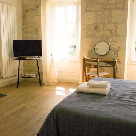 Appartement Entre Pierre Et Bois à Saint-Savinien Extérieur photo