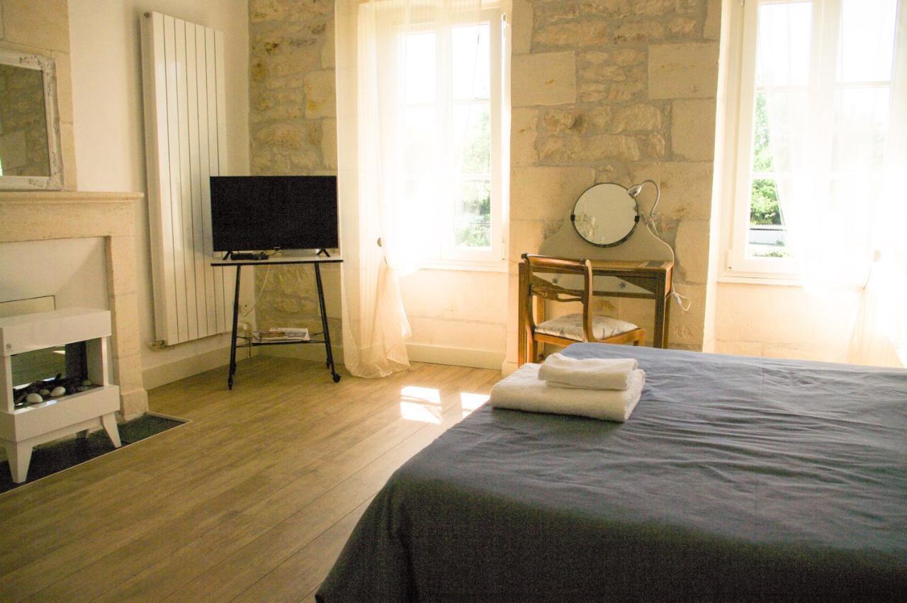 Appartement Entre Pierre Et Bois à Saint-Savinien Extérieur photo