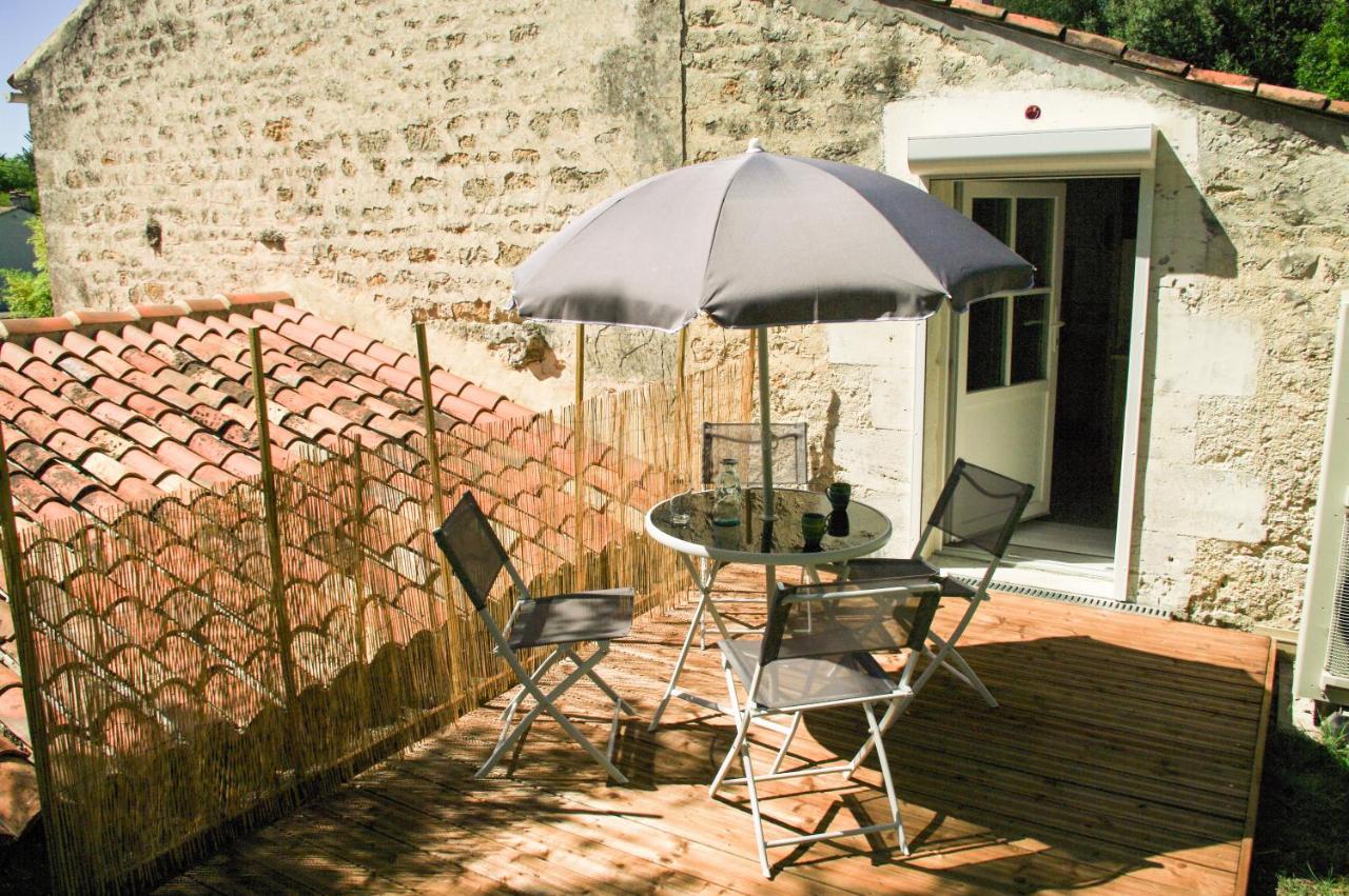 Appartement Entre Pierre Et Bois à Saint-Savinien Extérieur photo
