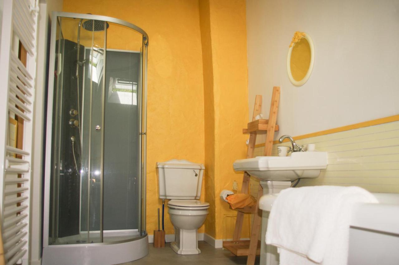 Appartement Entre Pierre Et Bois à Saint-Savinien Extérieur photo